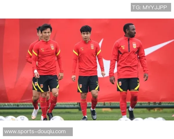 富安健洋抵达阿姆斯特丹明天将进行阿贾克斯体检开启新篇章 富安健洋抵达阿姆斯特丹明天将进行阿贾克斯体检开启新篇章