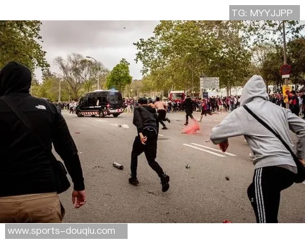 联盟决定不处罚三球冲突事件球场内外风波平息引发热议 联盟决定不处罚三球冲突事件球场内外风波平息引发热议